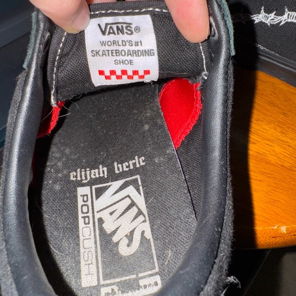 Vans Black Sneakers with White Stitching - Picture 4 of 6